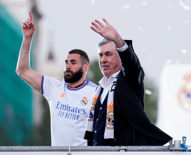 Benzema (balra) is örülhet, hogy Ancelotti 2021-ben visszatért a Real Madrid kispadjára (Fotó: Getty Images)