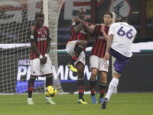 Vargas szabadrúgása is kellett a Fiorentina győzelméhez (Fotó: Reuters)