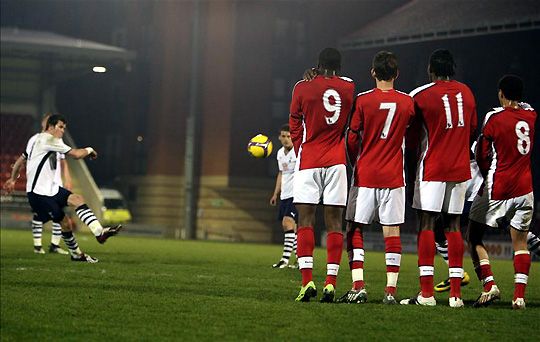 A jövőben több lehetőséget kaphatnak a helyi nevelésű fiatalok az angol élvonalban (Fotó: Action Images)