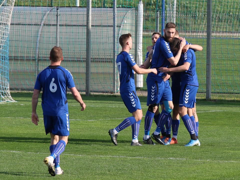 Szolnoki öröm az első gól után (Fotó: Nagy Balázs/Új Néplap)