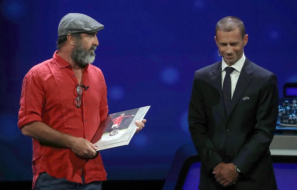 Éric Cantona színházat teremtett a díjátadó helyszínéből (Fotó: AFP)