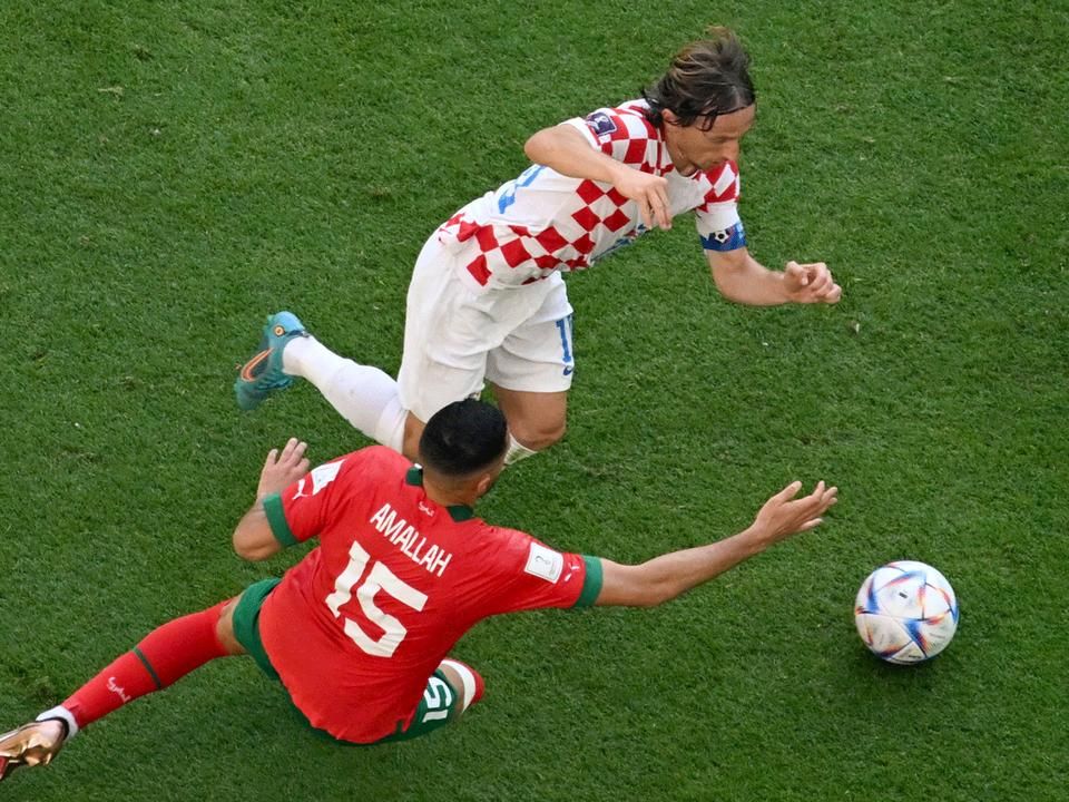 Ezúttal Luka Modric (szemben) sem tudott sokat hozzátenni a horvátok játékához (Fotó: AFP)