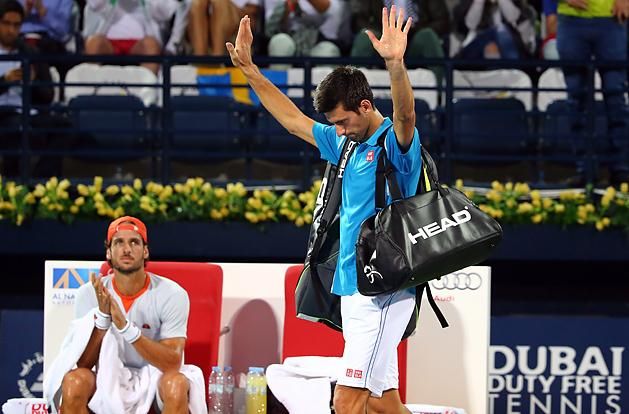 Djokovics nem jókedvében adta fel a meccset, a dubai közönség azonban így is kipfujolta (Fotó: AFP)