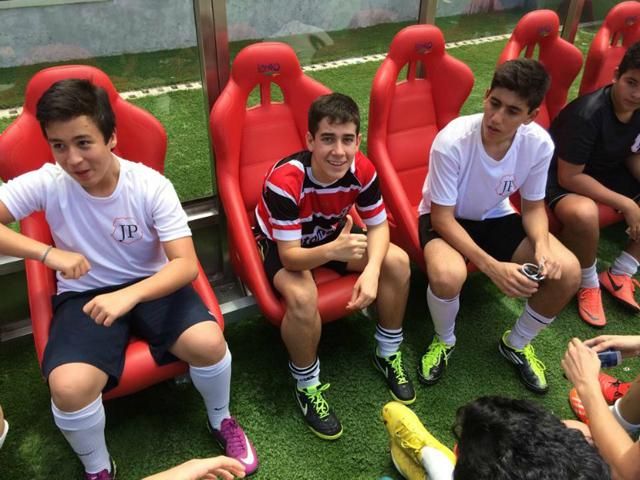 A 15 éves Joao Paulo stadionhasználatot kapott szüleitől (Forrás: UOL)
