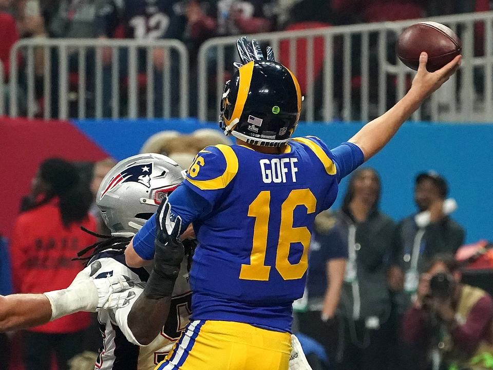 Érződött, hogy a Rams irányítója, Jared Goff először játszott nagydöntőt – a fontos pillanatokban nem tudott jó döntéseket hozni (Fotó: AFP)