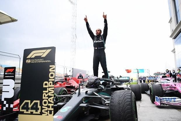 A 2020-as Török Nagydíjon tette biztossá a Mercedesszel szerzett hatodik világbajnoki címét (Fotó: Getty Images)