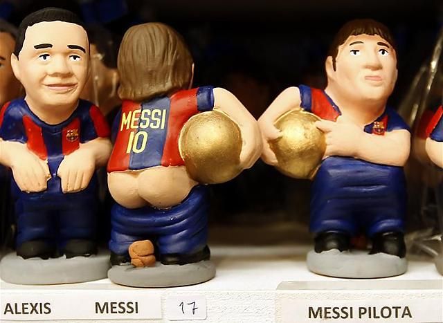 Lionel Messi is „modellt állt” a Katalóniában népszerű ajándékfigura, a Caganer ismeretlen készítőjének (Fotó: Action Images)