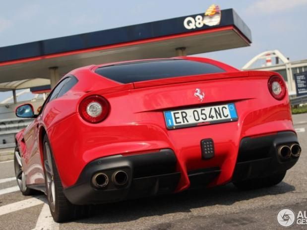 Mario Balotelli Ferrari Berlinettája (forrás: trrsf.com)