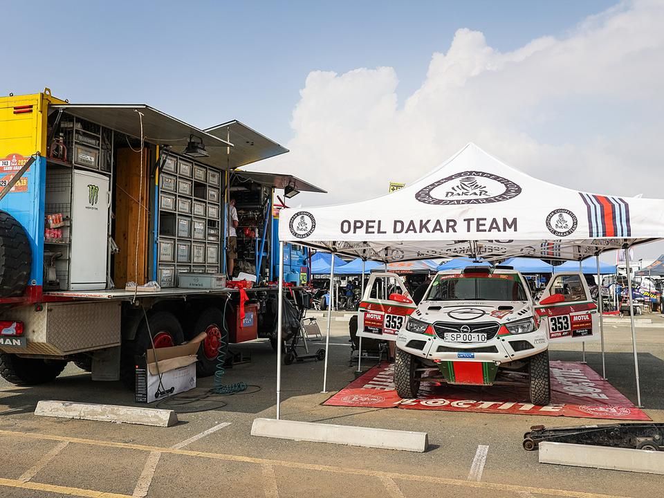 Vasárnap hosszú szakasz vár Szalayékra (Fotó: Opel Dakar Team)