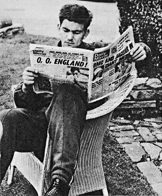 1966: a Daily Mirrort bújva az angliai vb-n