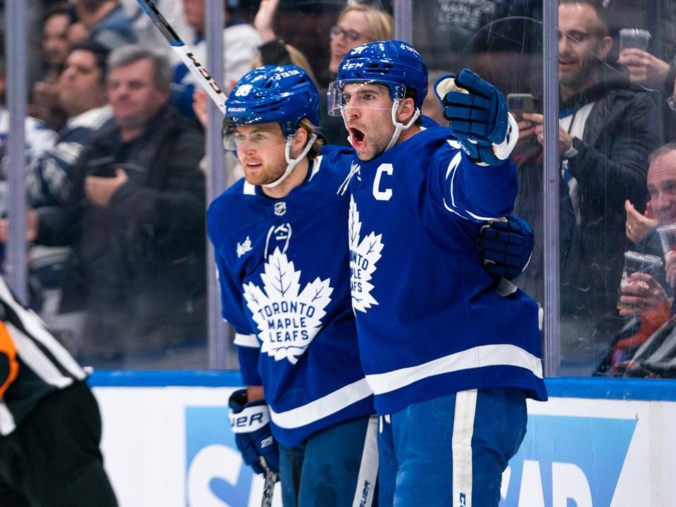 John Tavares mesterhármassal vette ki a részét a Maple Leafs egyenlítéséből (Fotó: Getty Images)