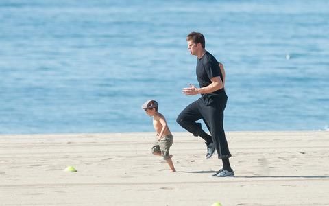 Tom Brady már elkezdte a fia felkészítését? Galériánk megtekintéséhez kattintson a képre! 
(Fotók: TMZ)