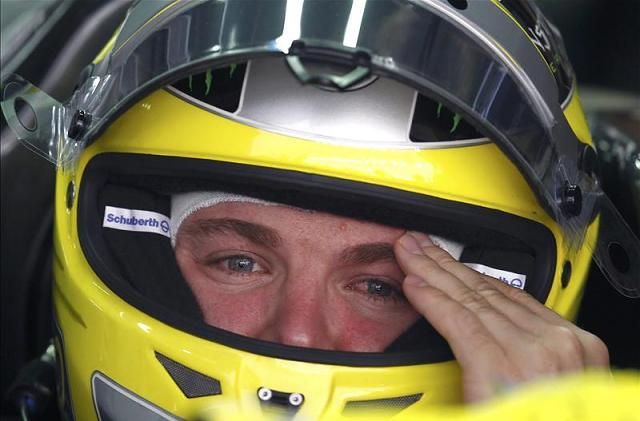Nico Rosberg (képünkön) és Lewis Hamilton lemondóan nyilatkozott, reménytelennek tűnik a helyzetük