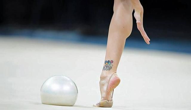 Carolina Rodríguez és 2004-es olimpiai tetoválása (Fotó: vfrg.ru/Oleg Naumov)