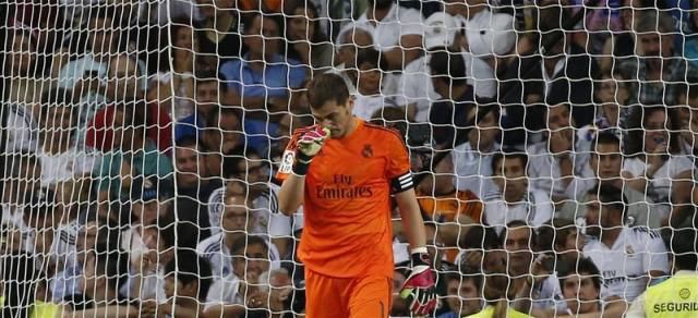 Bár Ancelotti megvédte, Casillas vállalja a felelősséget (Fotó: Reuters)