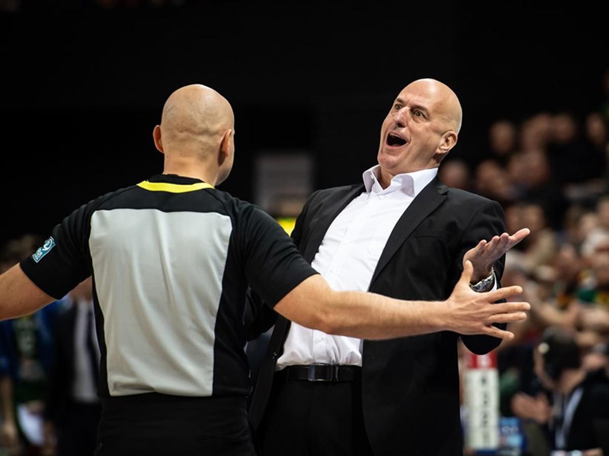 Ivkovics Sztojannak (jobbra) nem lesz nyugodt meccse a bosnyákok ellen sem – győznünk kell az előzéshez (Fotó: FIBA)