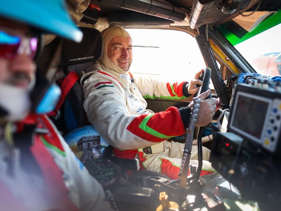 Szalay Balázs biztos benne, hogy emlékezetes, nehéz, dűnés verseny lesz (Fotó: Opel Dakar Team)