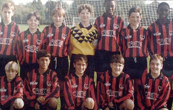 Egy kivételes korosztály: balról a második Terry, jobbról a harmadik King, a sor szélén Jlloyd Samuel, Terry előtt pedig Bobby Zamora guggol (Fotó: Dailymail.co.uk)
