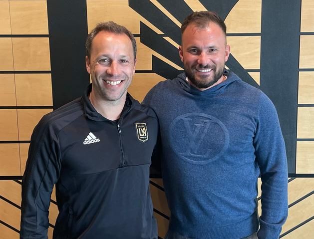 With his former Hanover teammate Steve Cherundolo in Los Angeles (Photo: Los Angeles FC)