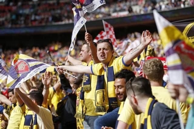 Arsenal-szurkolók a Wembleyben (Fotó: Reuters)