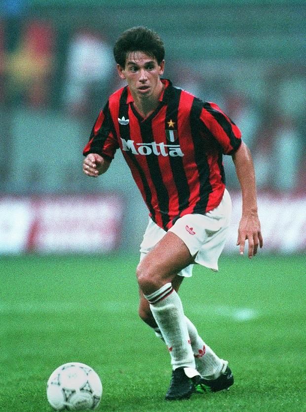 Demetrio Albertini 406 tétmérkőzésen viselte az AC Milan mezét