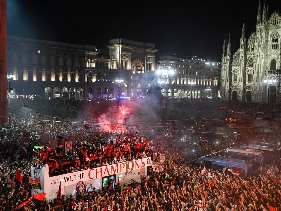 Hatalmas bulit csaptak Milánóban a bajnoki cím után (Fotó: AFP)