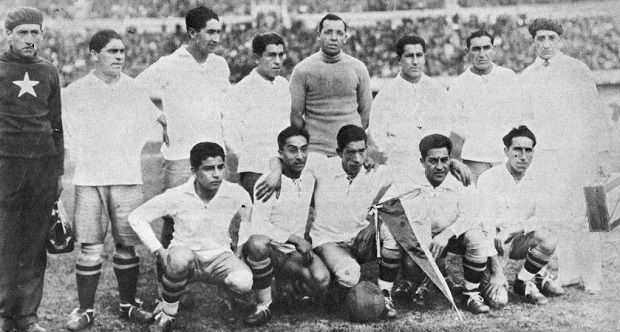 A chilei válogatott kapitányaként ötödik helyen zárta az 1930-as világbajnokságot