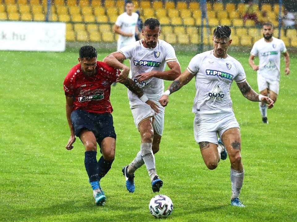 Zamostny (jobbra) gólt lőtt volt csapata ellen (Fotó: Sipos Bence/Kécskei Krónika)