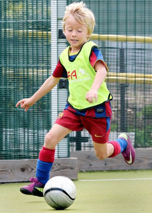 Kai Fifield akcióban: jó a gyerek mozgása (Fotó: Metro.co.uk)