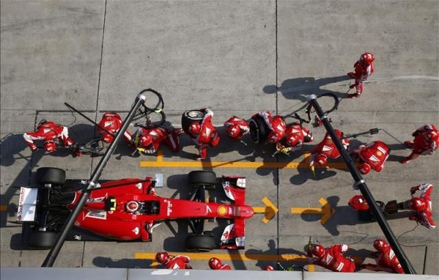 Räikkönen a második kerékcsere után gyorsabb volt Vettelnél, de nem tudta támadni