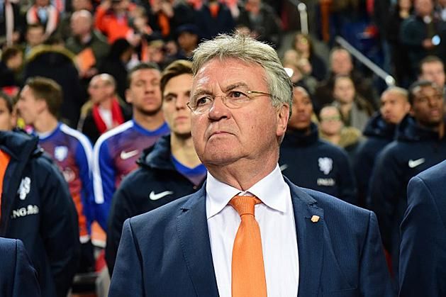 Guus Hiddink a holland válogatott kapitányaként megbukott az Eb-selejtezőn (Fotó: AFP)