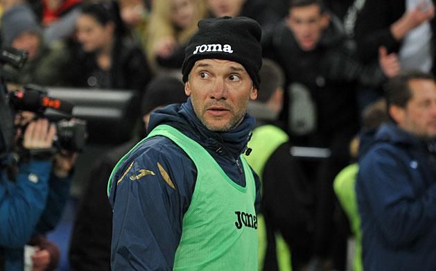 Andrij Sevcsenko kapitányként is edzésfelszerelést ölt (Fotó: AFP)