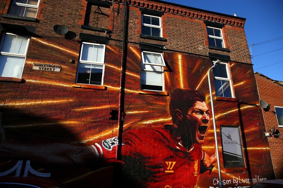 A legenda hazatér: Steven Gerrard igazi ikon Liverpoolban, s ezt nem csak az átfestett falak bizonyítják (Fotó: Getty Images)