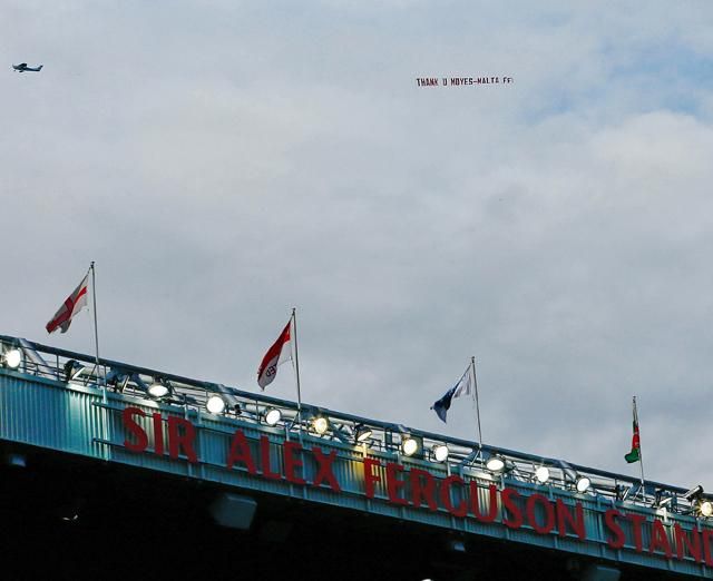 Lassan mindennapos lesz az üzengetés az Old Trafford légterében... (Fotók: Action Images)