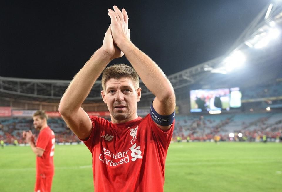 Steven Gerrard 710 lejátszott meccs után búcsúzott el a Liverpooltól... most az ellenfél edzőjeként tér vissza (Fotó: AFP)