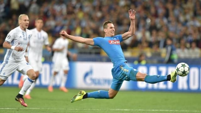 Arkadiusz Milik akcióban a Dinamo Kijev ellen (Fotó: AFP)