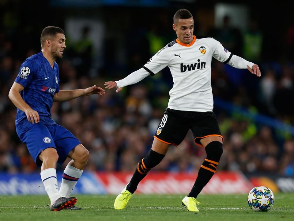 Rodrigo gólja három pontot ért a Valenciának a Stamford Bridge-en (Fotó: AFP)