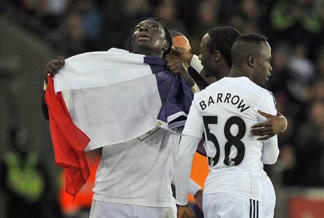 Bafetimbi Gomis a Swansea gólja után (Fotó: Reuters)