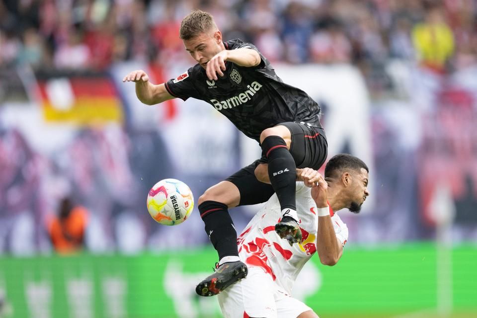 A mezőnyben egyenrangú ellenfélnek számított a fekete mezes Leverkusen, de a kapura nagyon veszélytelen volt (Fotó: AFP)