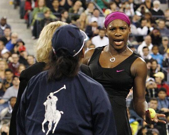 Serena Williams legalább 53 ezer fontot kénytelen fizetni reklamálása miatt (fotó: Action Images - archív)