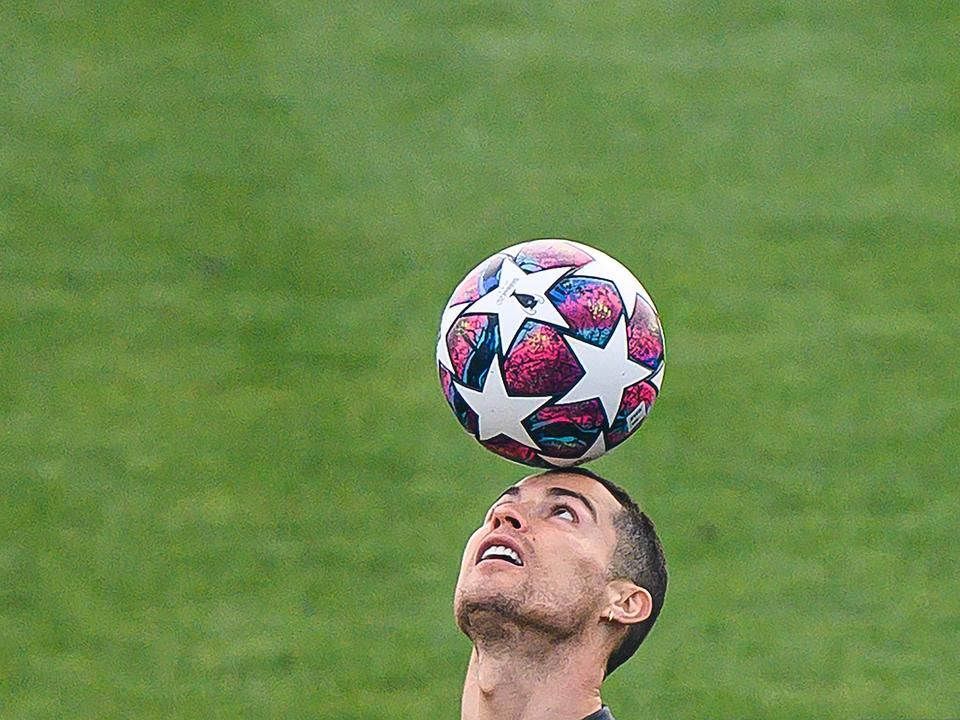 Cristiano Ronaldo nem gondolta, hogy ennyire jól megél majd a labdarúgásból (Fotó: AFP)