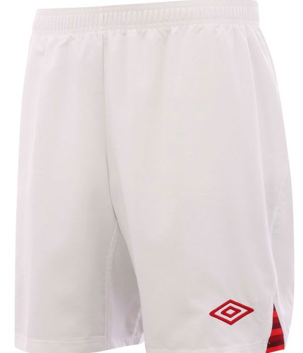 És a hozzá tartozó nadrág (Fotók: Umbro)