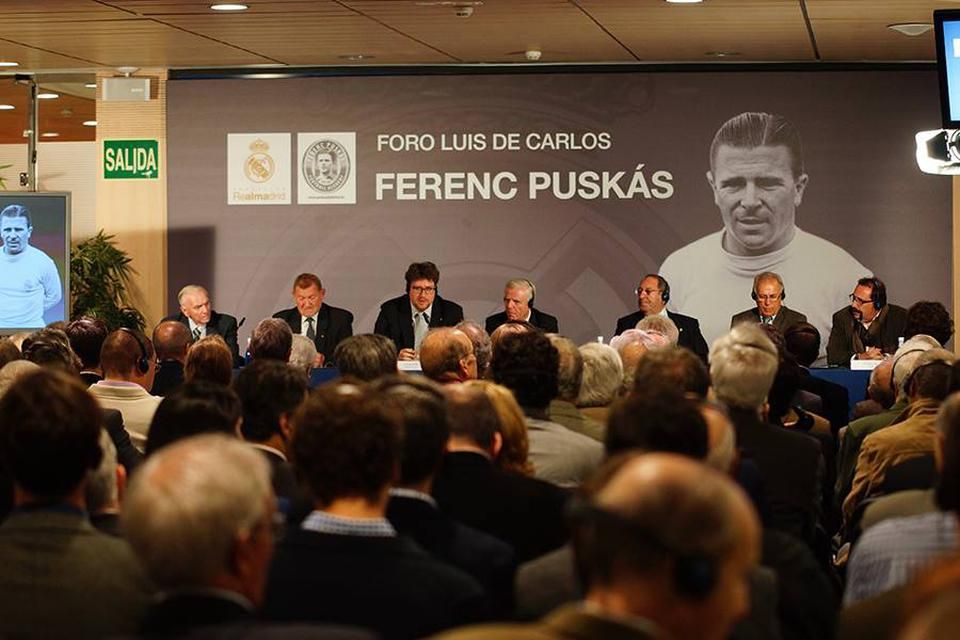 Konferencia a Bernabéu Stadionban Puskás emlékére Amancióval, Santamaríával, Gentóval, Tóth-Zele Józseffel (Fotó: Puskás Intézet)