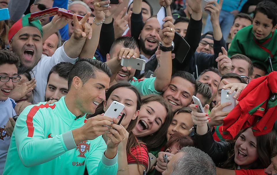 Cristiano Ronaldo a nyáron is számíthat a rajongói rohamra (Fotó: Imago Images)
