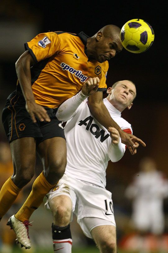 Ronald Zubar és a Wolverhampton Wayne Rooneyék fölé kerekedett (Fotó: whoateallthepies.tv)