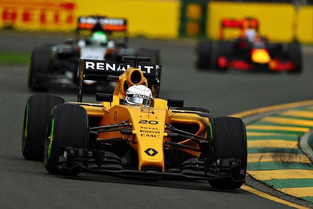 A Renault sárga festése a pályán is jól néz ki, tényleg színt hoztak a mezőnybe a franciák