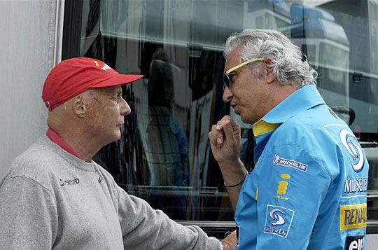 Lauda (balra) nagyot csalódott Briatoréban (fotó: Action Images - archív)