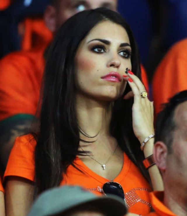 A holland szépség nagyon csalódott, hogy Sneijderék túl korán mentek el...az Eb-ről (Fotó: euro2012girls.com)