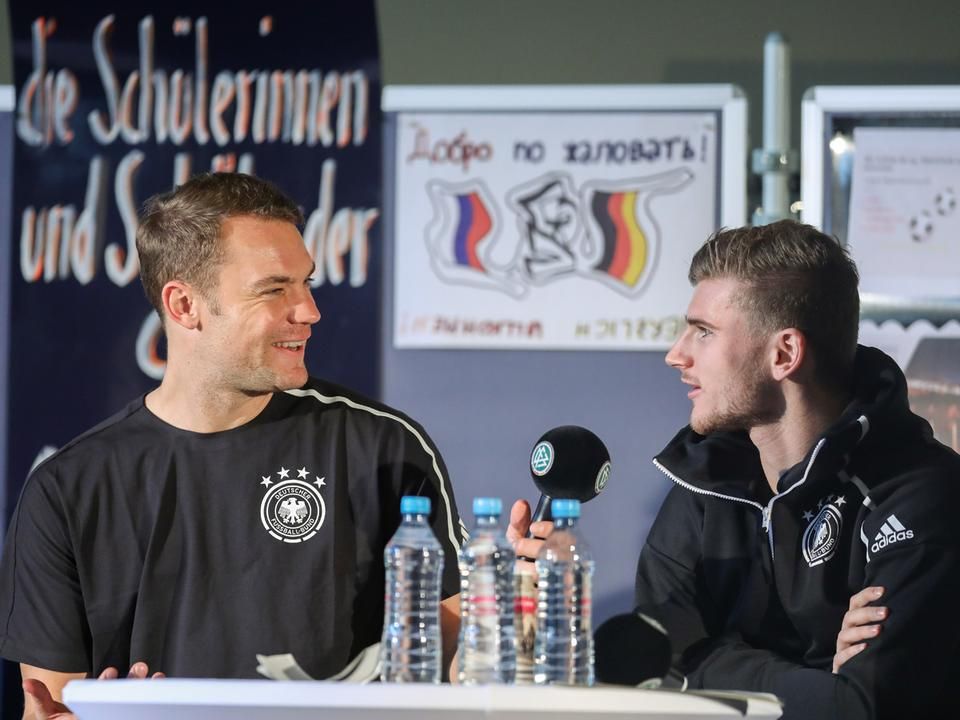 Nyártól klubtársak is? Manuel Neuer és Timo Werner a válogatottból már jól ismeri egymást (Fotó: AFP)
