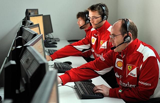 Neil Martin (jobbra) a McLarentől hozott metódust honosította meg a Ferrarinál